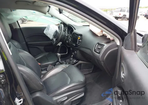 2018 Jeep Compass Limited 4X4 from USA, damaged, VIN 3C4NJDCB7JT372706